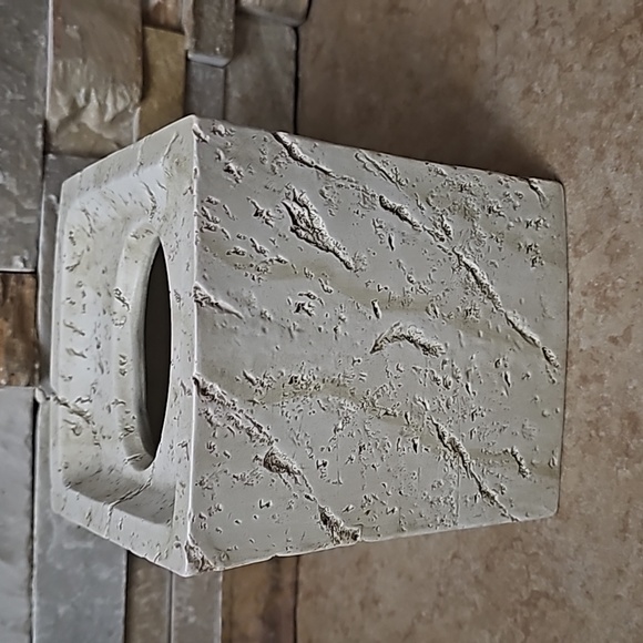 Faux Stone Marble Tissue Box Cover Kleenex Holder Croscill Quarry - Picture 2 of 8